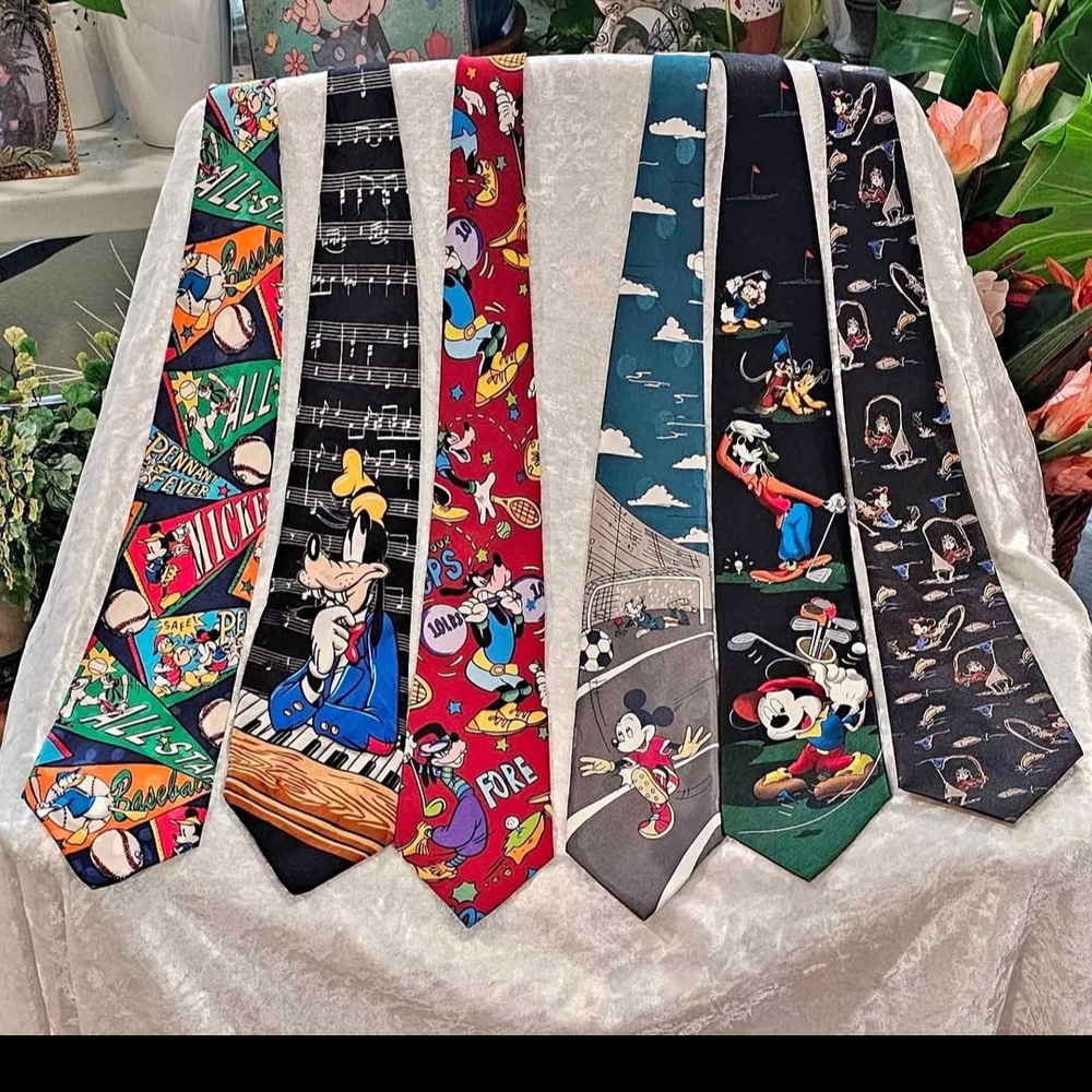 Disney Character Necktie Collection‎